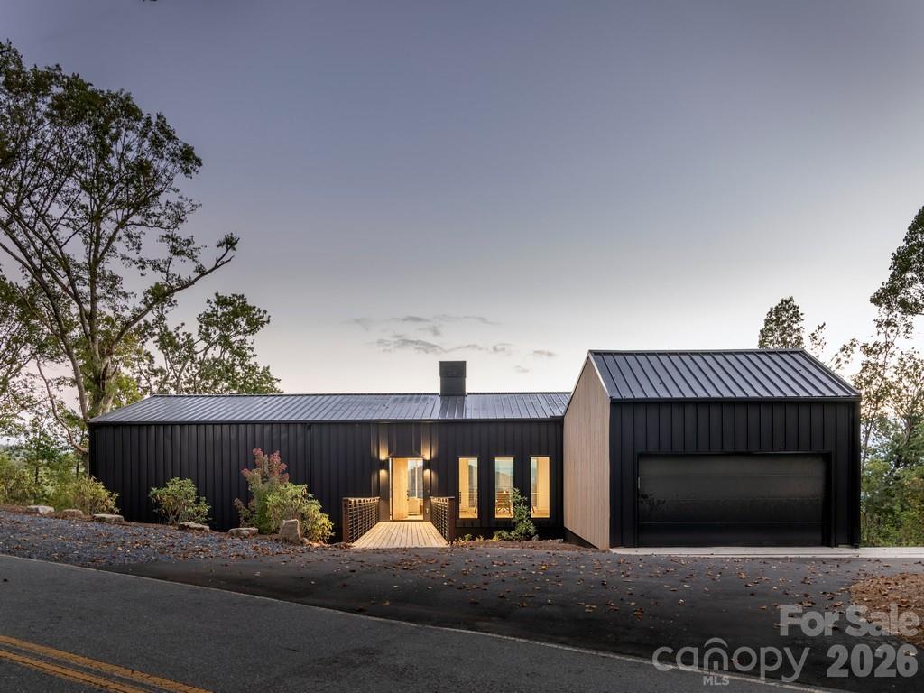 631 Elk Mountain Scenic Hwy., Asheville, NC 28804