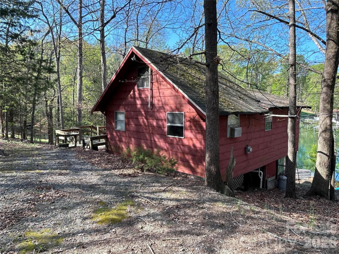 153 Barksdale Ln., Mooresville, NC 28117