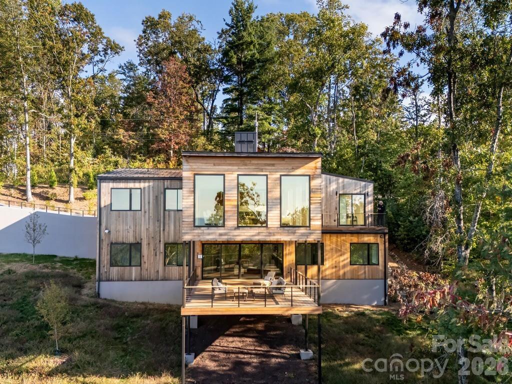 641 Elk Mountain Scenic Hwy., Asheville, NC 28804