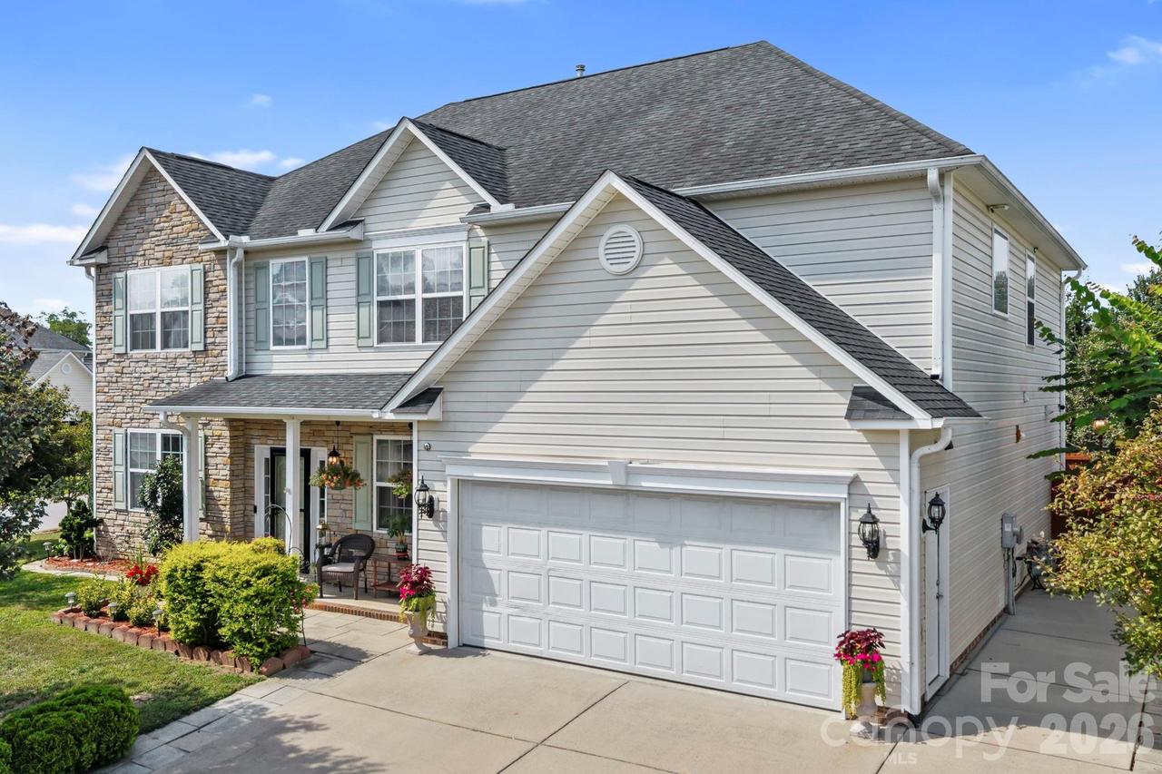 2 Breyerton Ct., Asheville, NC 28804