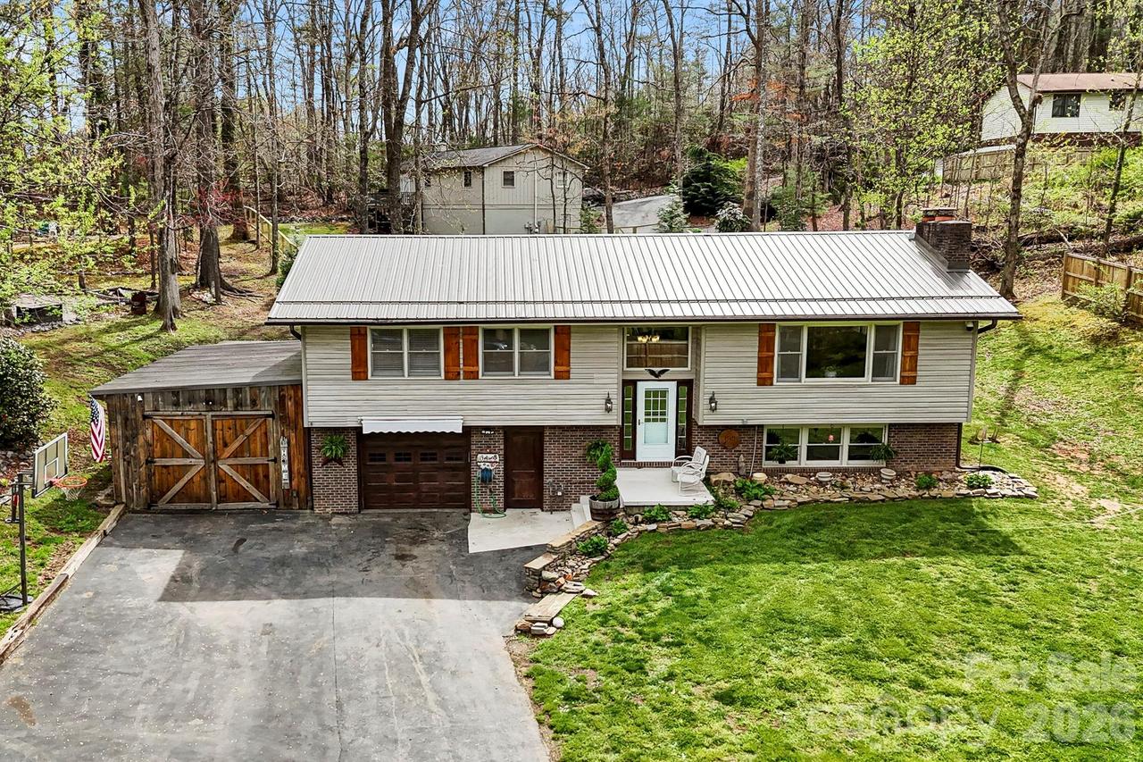 150 Timberlane Dr., Etowah, NC 28729