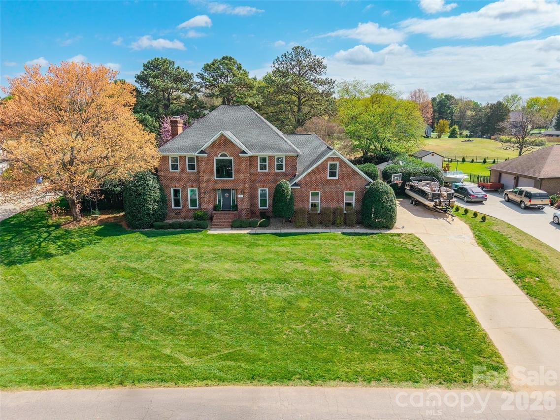217 Spring Run Dr., Mooresville, NC 28117