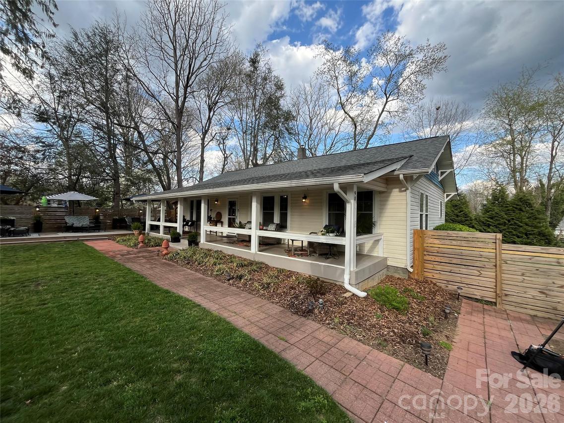 90&96 Virginia Ave., Asheville, NC 28806
