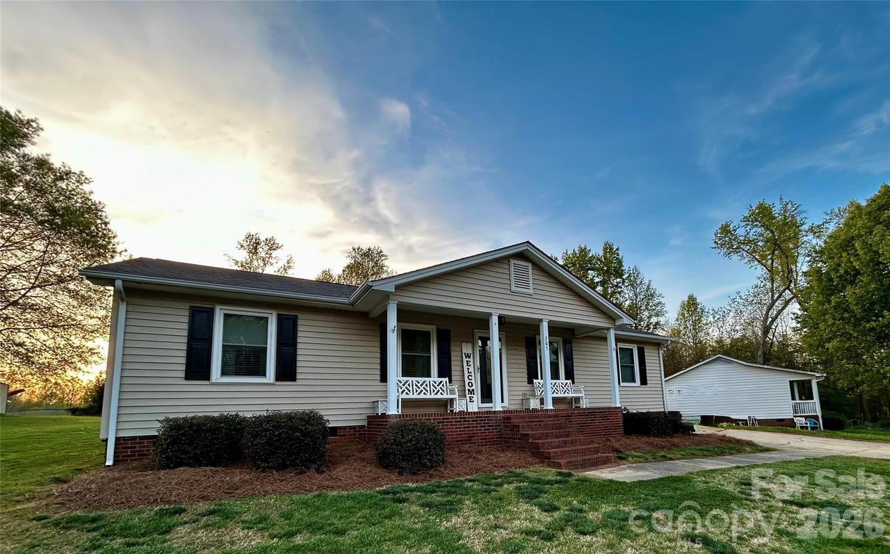 205 Linville Ct., Bessemer City, NC 28016