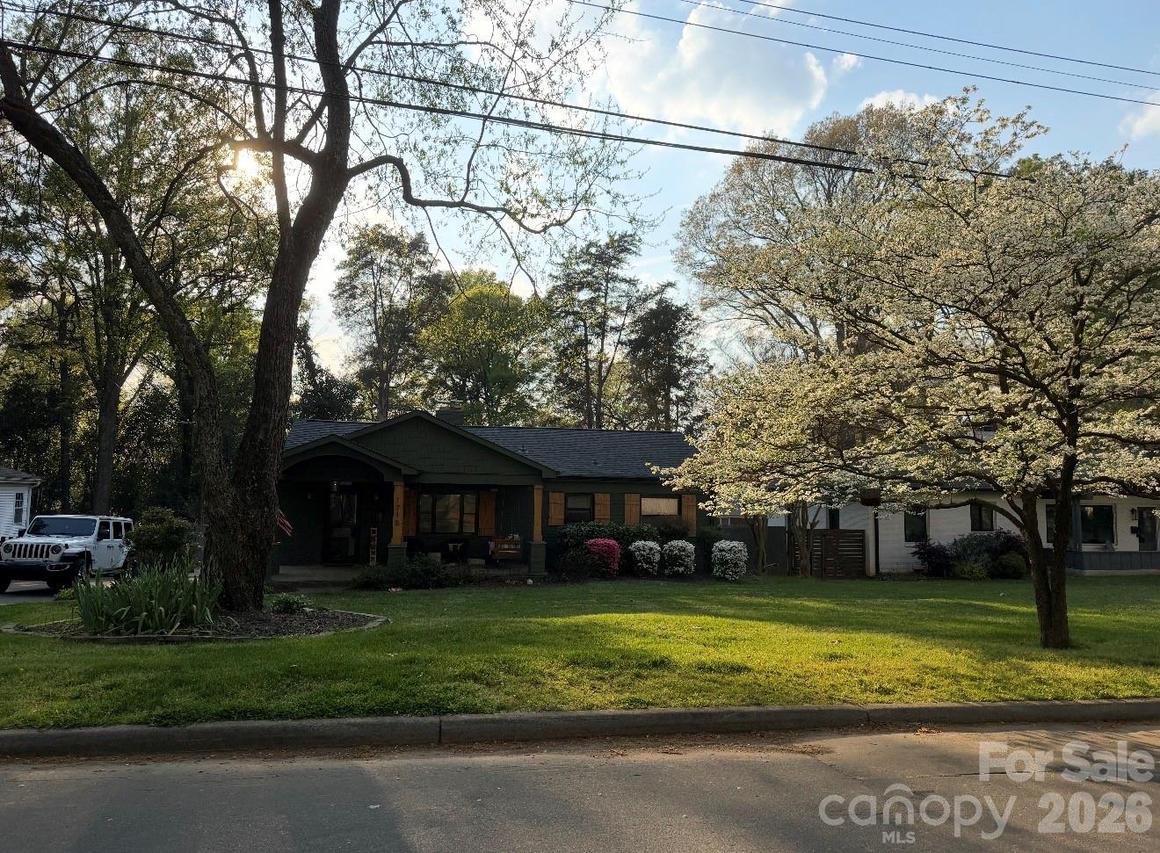 1715 Merry Oaks Rd., Charlotte, NC 28205