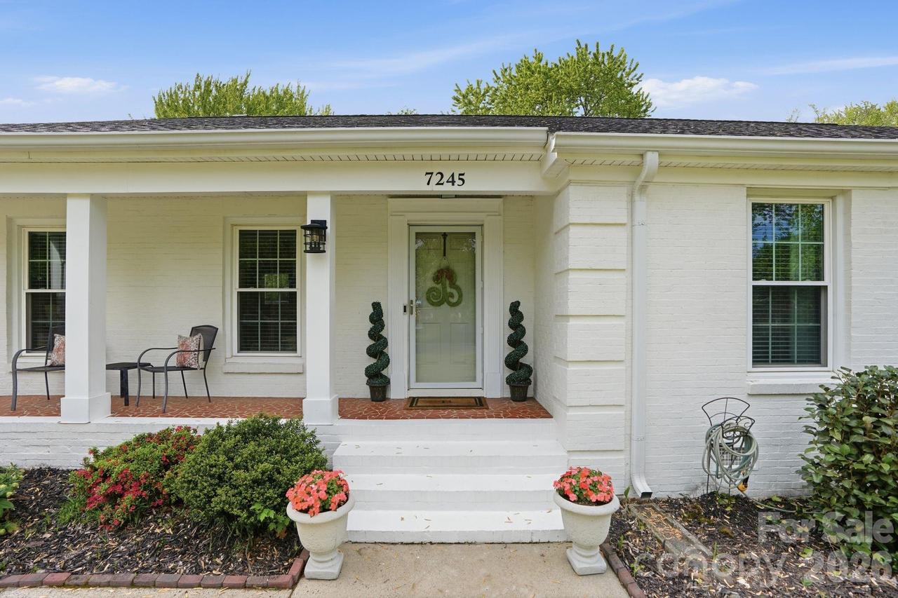 7245 Hopeton Rd., Charlotte, NC 28210