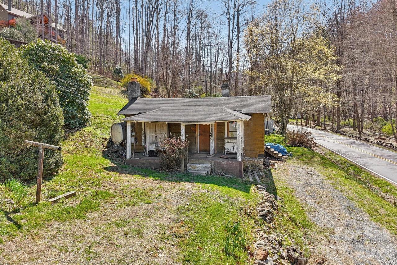 719 Camp Branch Rd., Waynesville, NC 28786