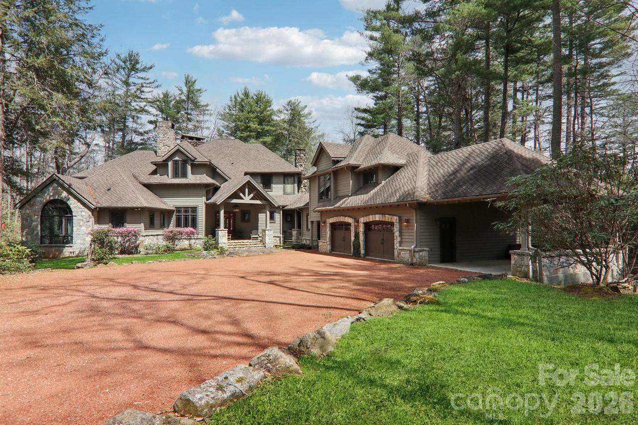 46 Mills Creek Dr., Lake Toxaway, NC 28747