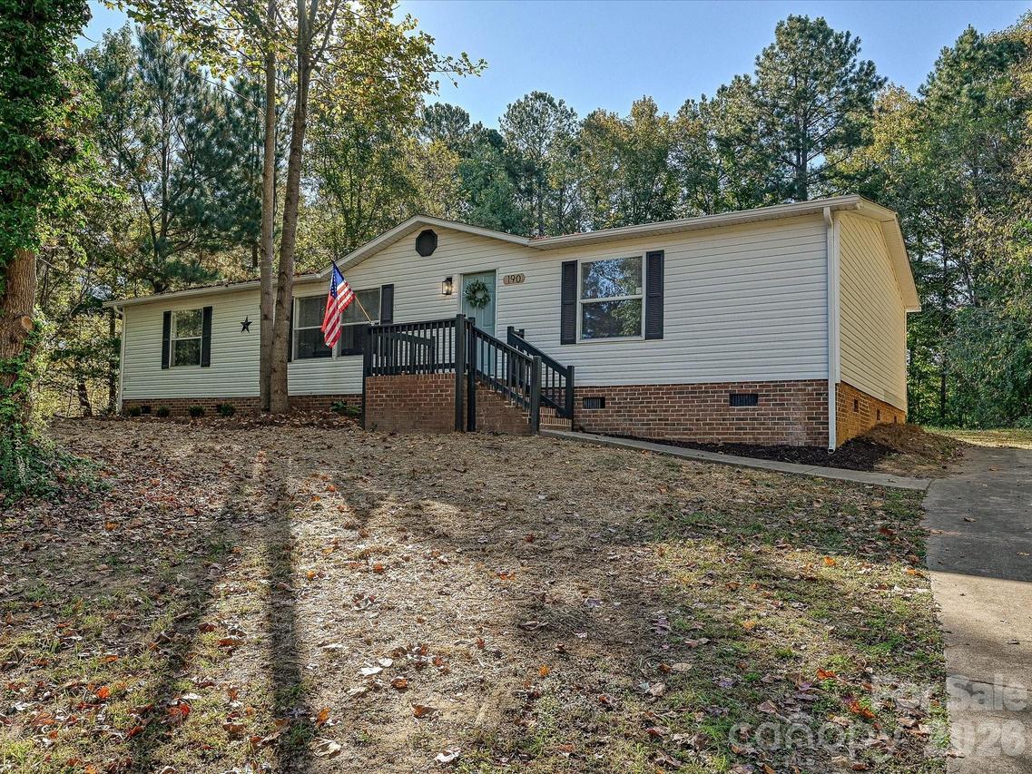 190 Ridge Creek Dr., Troutman, NC 28166