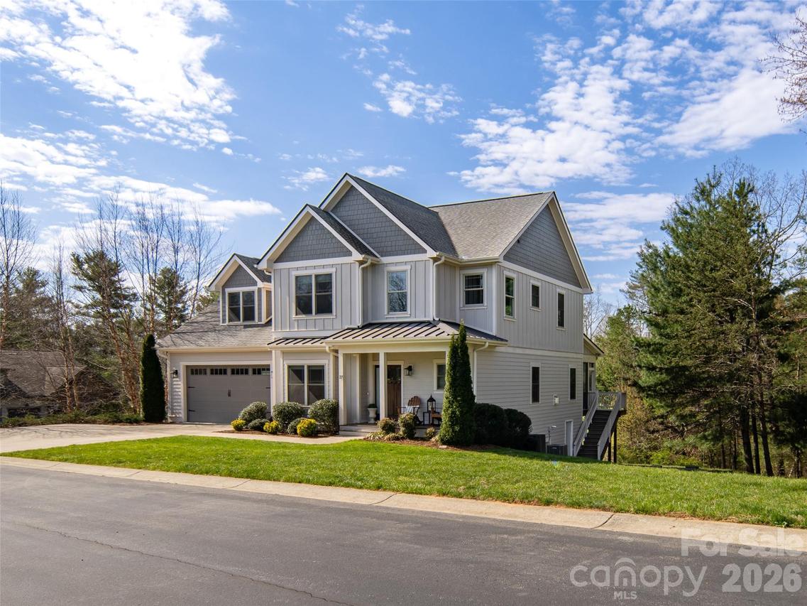 27 Slippery Rock Dr., Fletcher, NC 28732