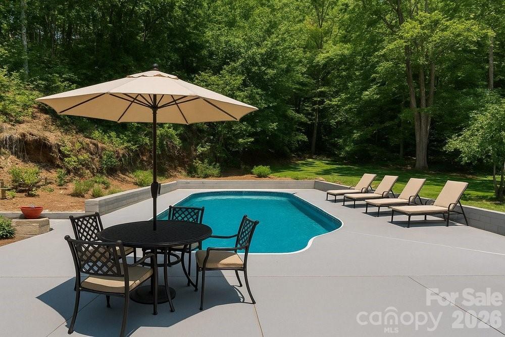 17 Twisted Tr., Black Mountain, NC 28711