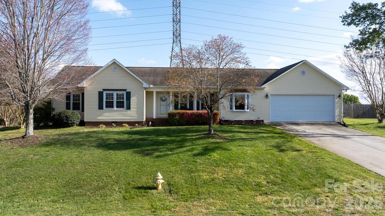 1315 Pear Dr., Conover, NC 28613