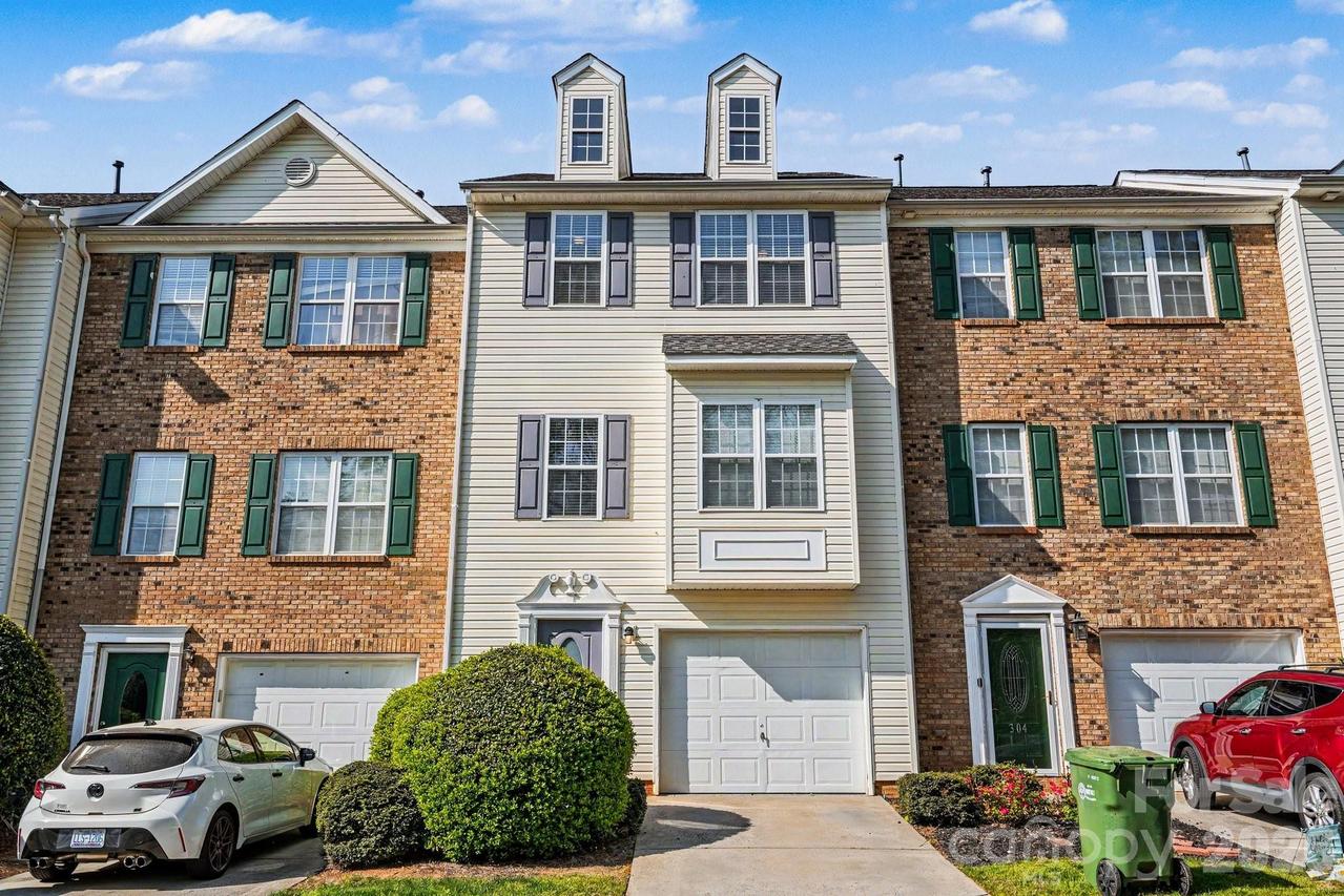 308 Langhorne Dr., Mount Holly, NC 28120