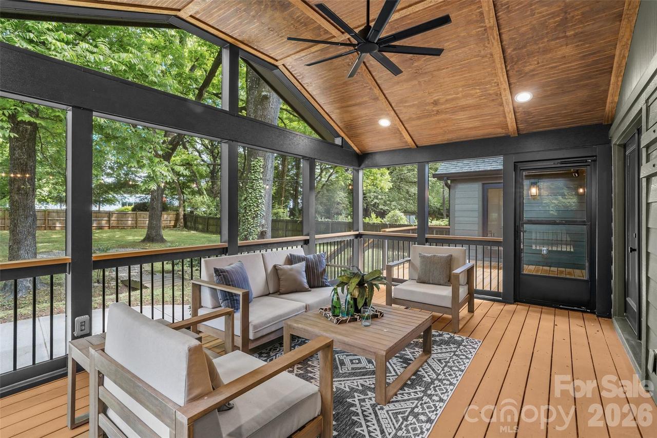 1542 Carolyn Dr., Charlotte, NC 28205