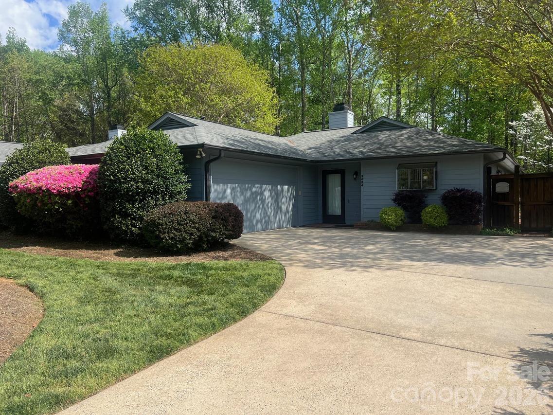 9024 St Lucia Ln., Charlotte, NC 28277