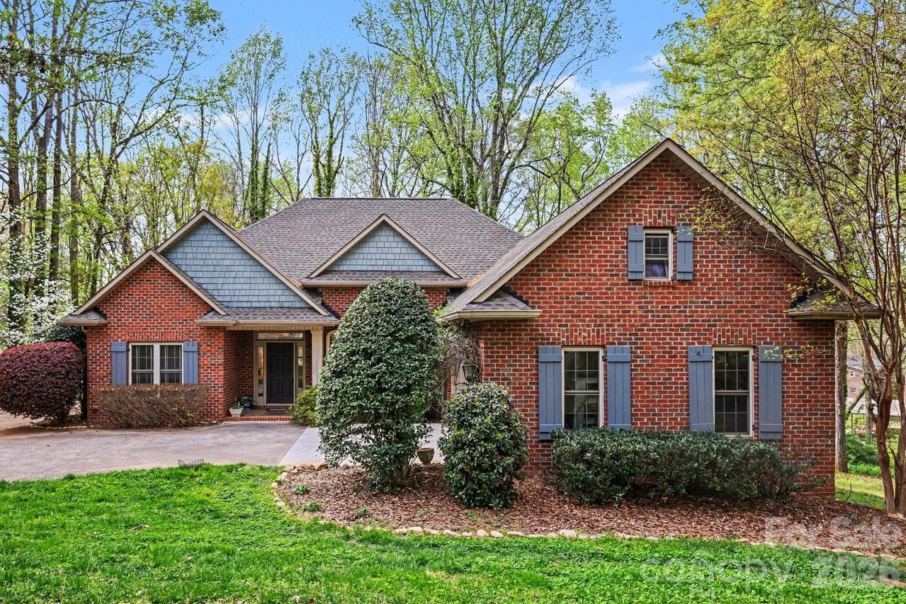 352 Hunting Ridge Ln., Shelby, NC 28150