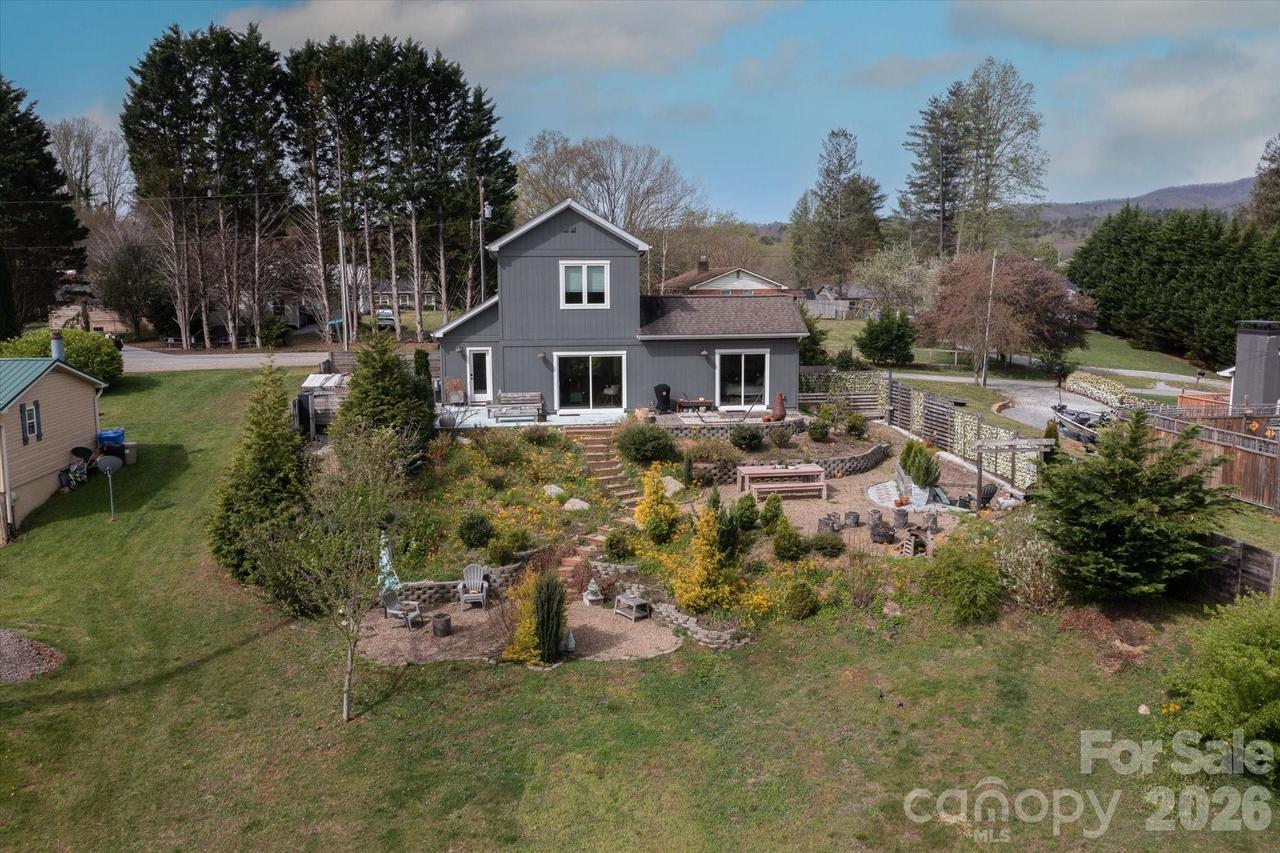 239 Ashworth Ave., Brevard, NC 28712