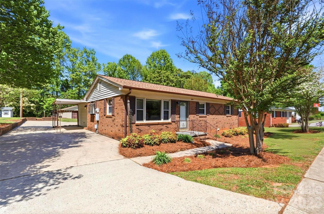 1696 Hoffman Rd., Gastonia, NC 28054