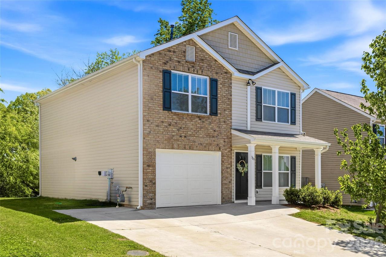 309 Oak Branch Rd., Arden, NC 28704