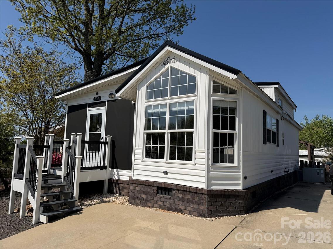 156 Marina Dr., New London, NC 28127