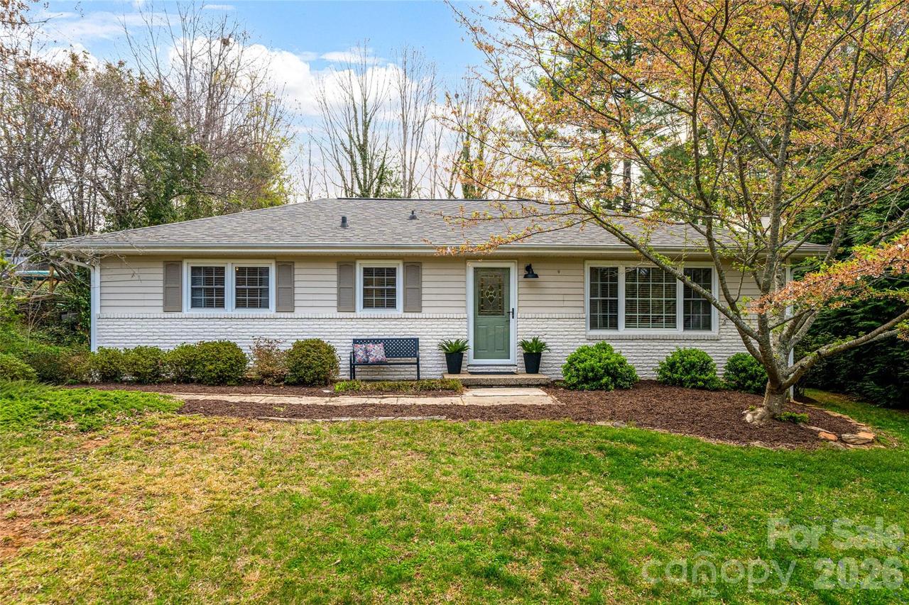 20 Pinehurst Rd., Asheville, NC 28805