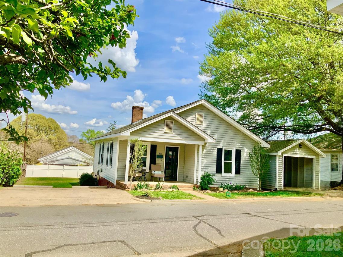 358 Woodlawn Ave., Cramerton, NC 28032