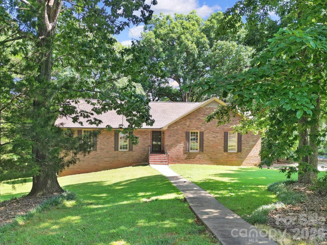 8927 Scarsdale Dr., Mint Hill, NC 28227