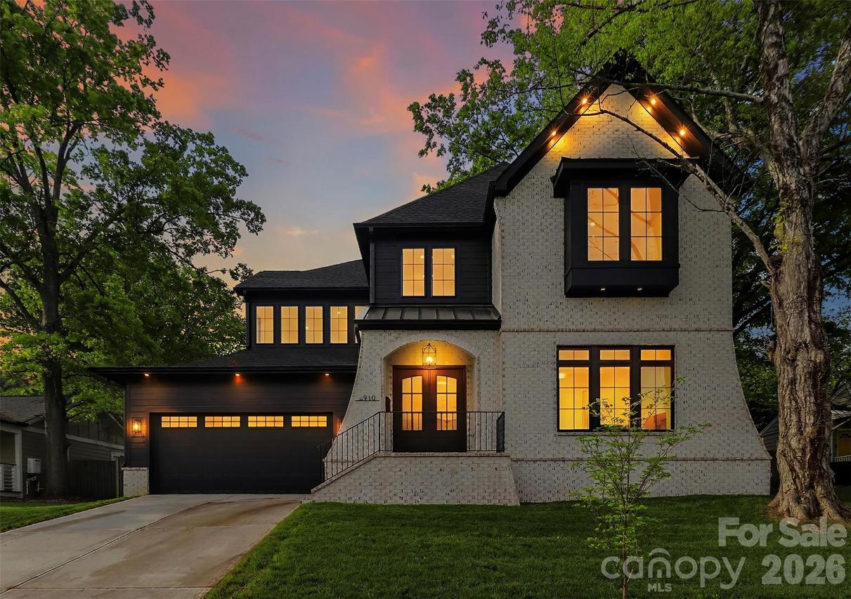910 Everett Pl., Charlotte, NC 28205