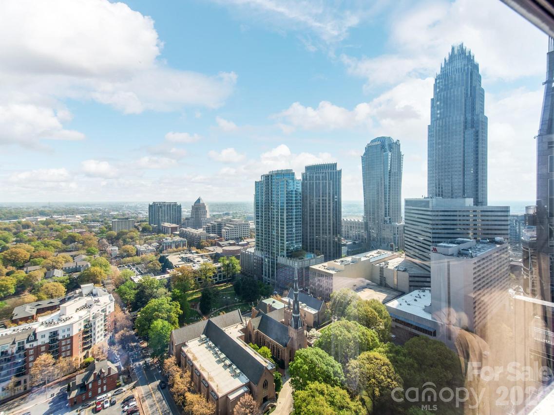 333 W Trade St., Charlotte, NC 28202