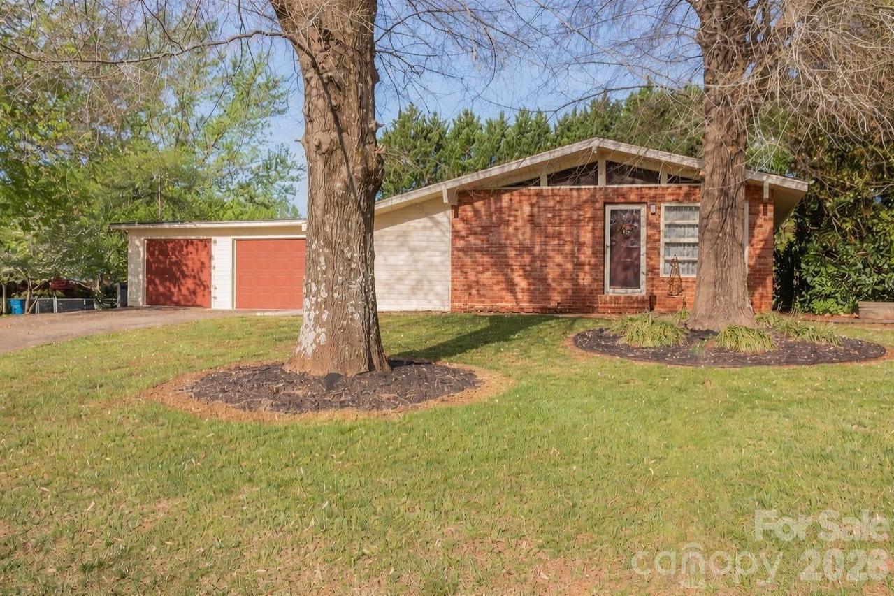 104 Buena Vista Dr., Morganton, NC 28655