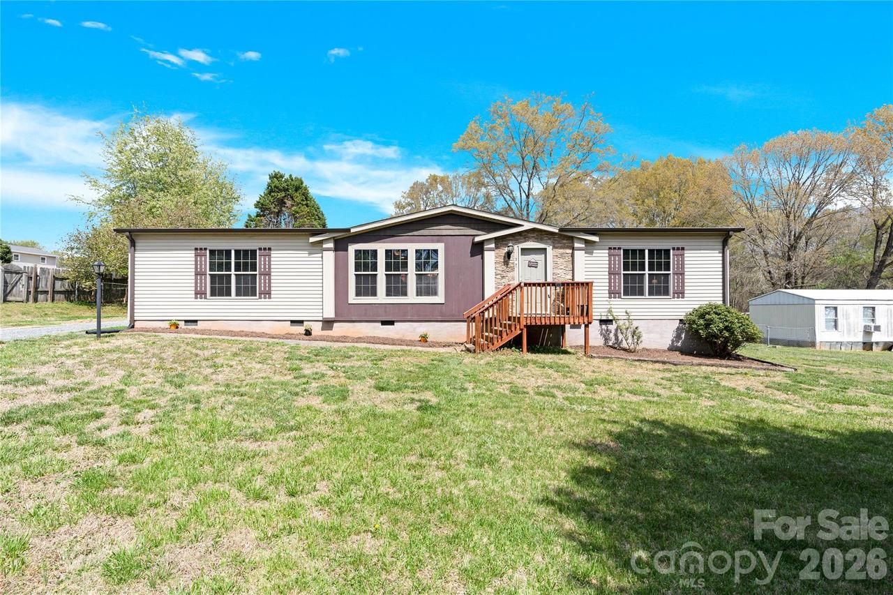 3770 Macklin St., Claremont, NC 28610