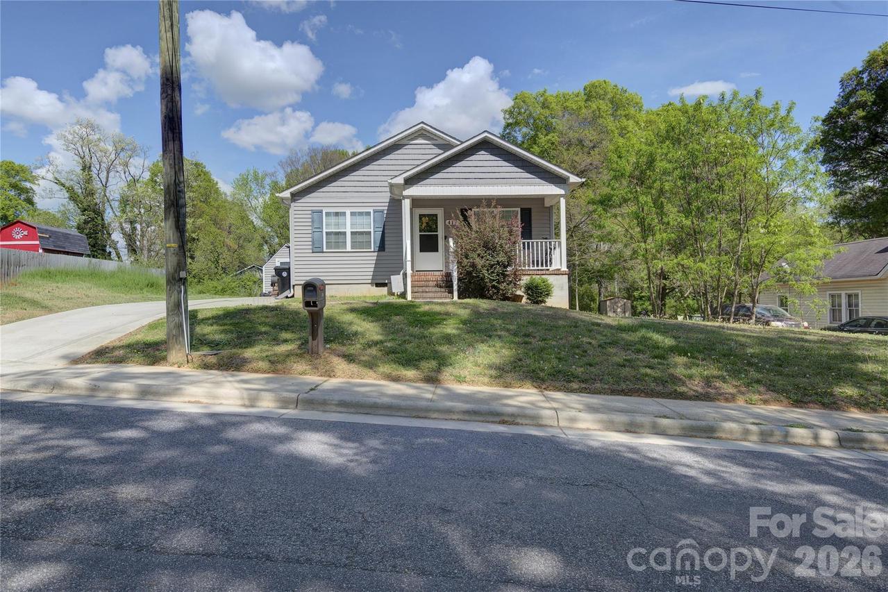 419 N Academy St., Mooresville, NC 28115