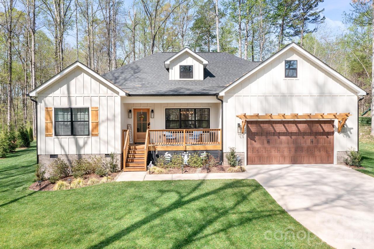 226 Carters Farm Dr., Statesville, NC 28625