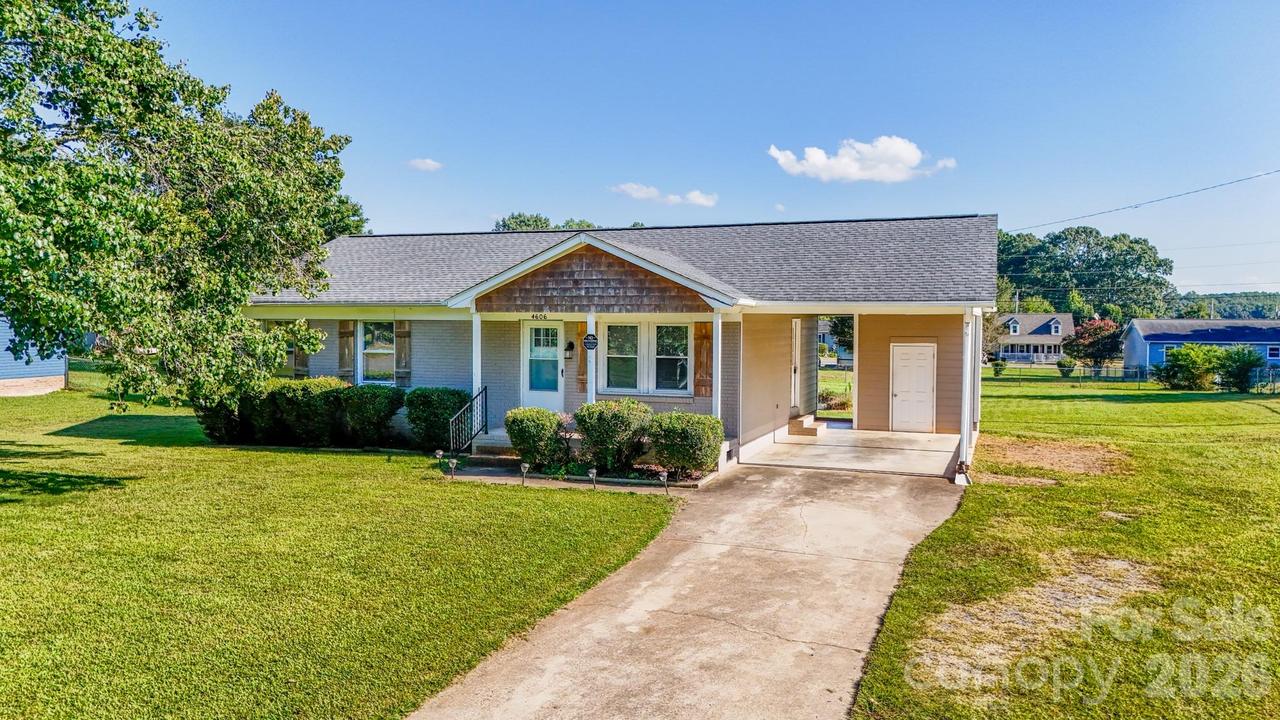 4606 Cloverwood Ln., Gastonia, NC 28052