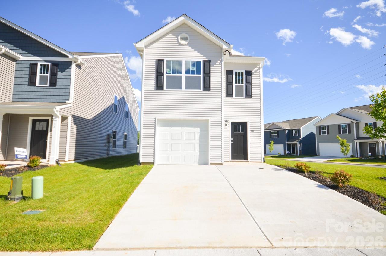 19 Caroline Valley Ln., Hendersonville, NC 28792