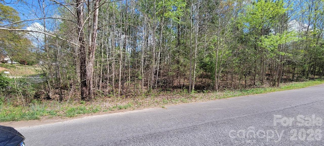 5100 Thornhill Dr., Gastonia, NC 28052