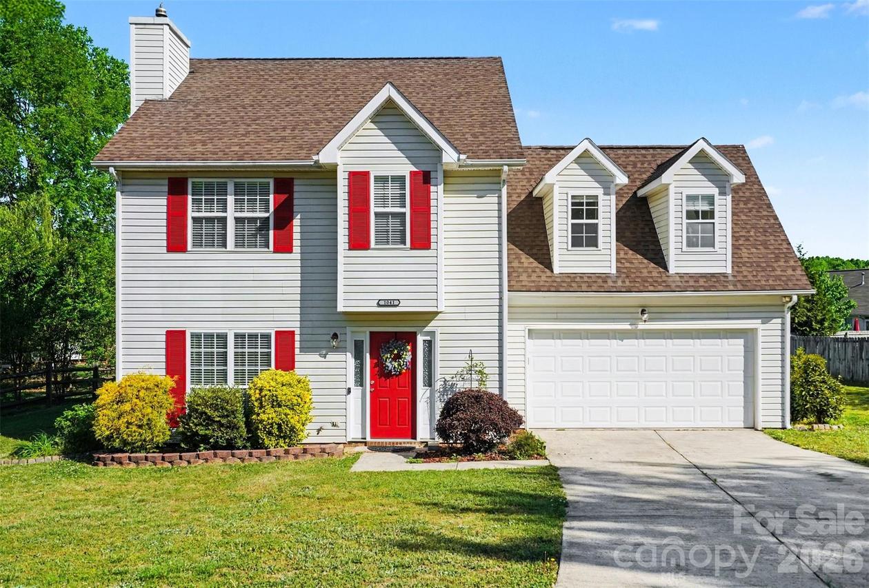 1041 Chaucery Ln., Matthews, NC 28104