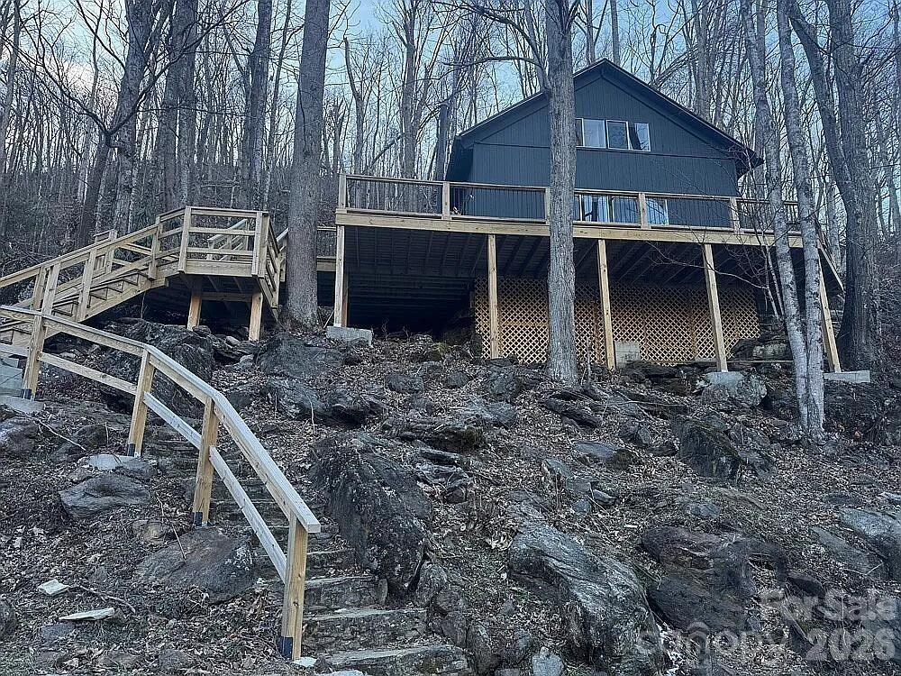 88 Mountain Farm Rd., Burnsville, NC 28714