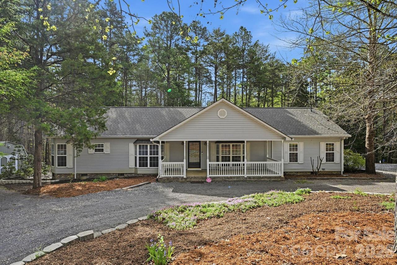 10368 Turnplow Dr., Davidson, NC 28036
