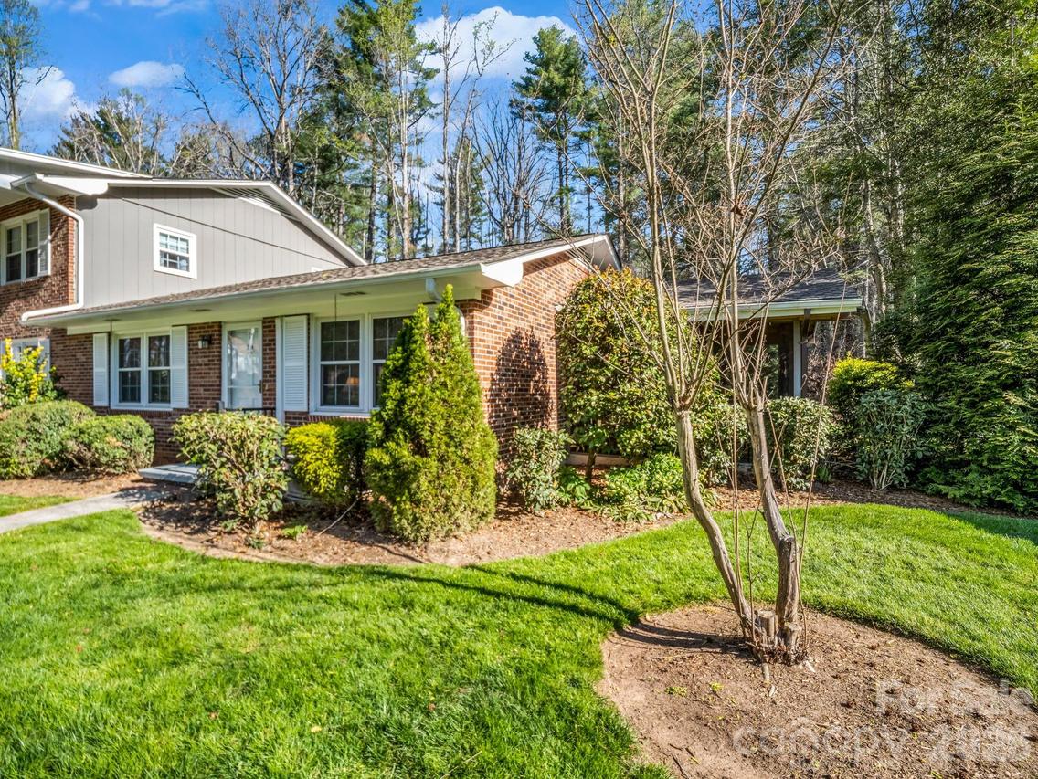 101 Boyd Dr. #2A, Flat Rock, NC 28731