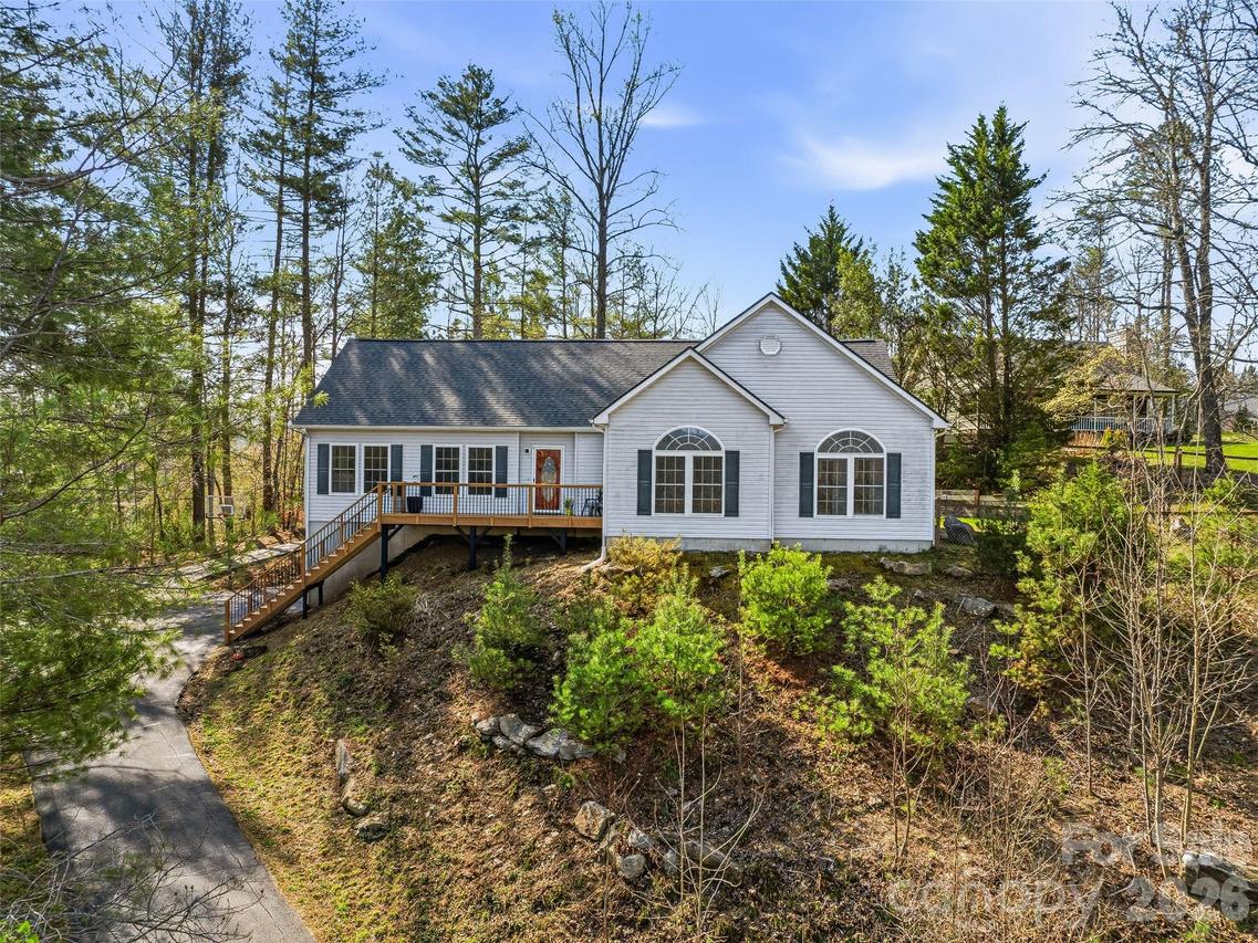 150 White Pine Dr., Fletcher, NC 28732