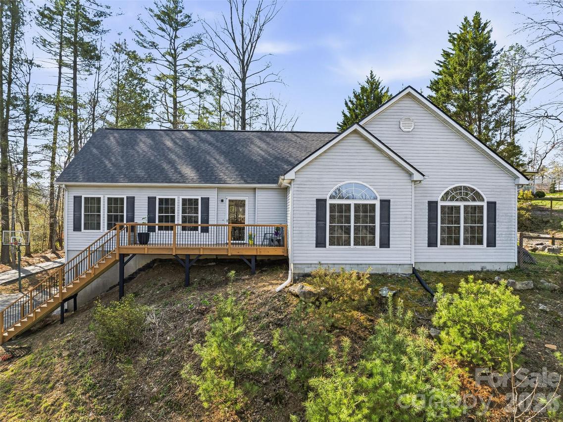 150 White Pine Dr., Fletcher, NC 28732