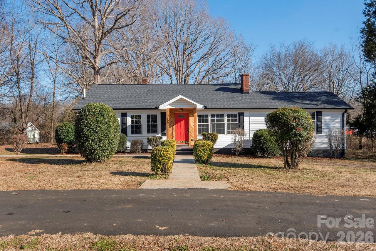 509 Eastside Dr., Statesville, NC 28625