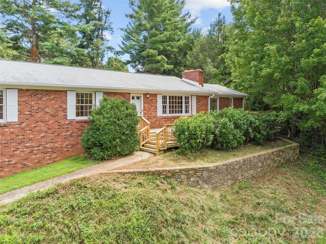 42 Sheppard Dr., Asheville, NC 28806
