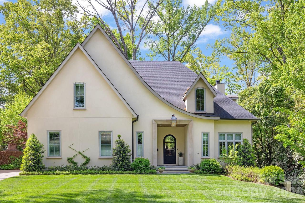 254 Huntley Pl., Charlotte, NC 28207