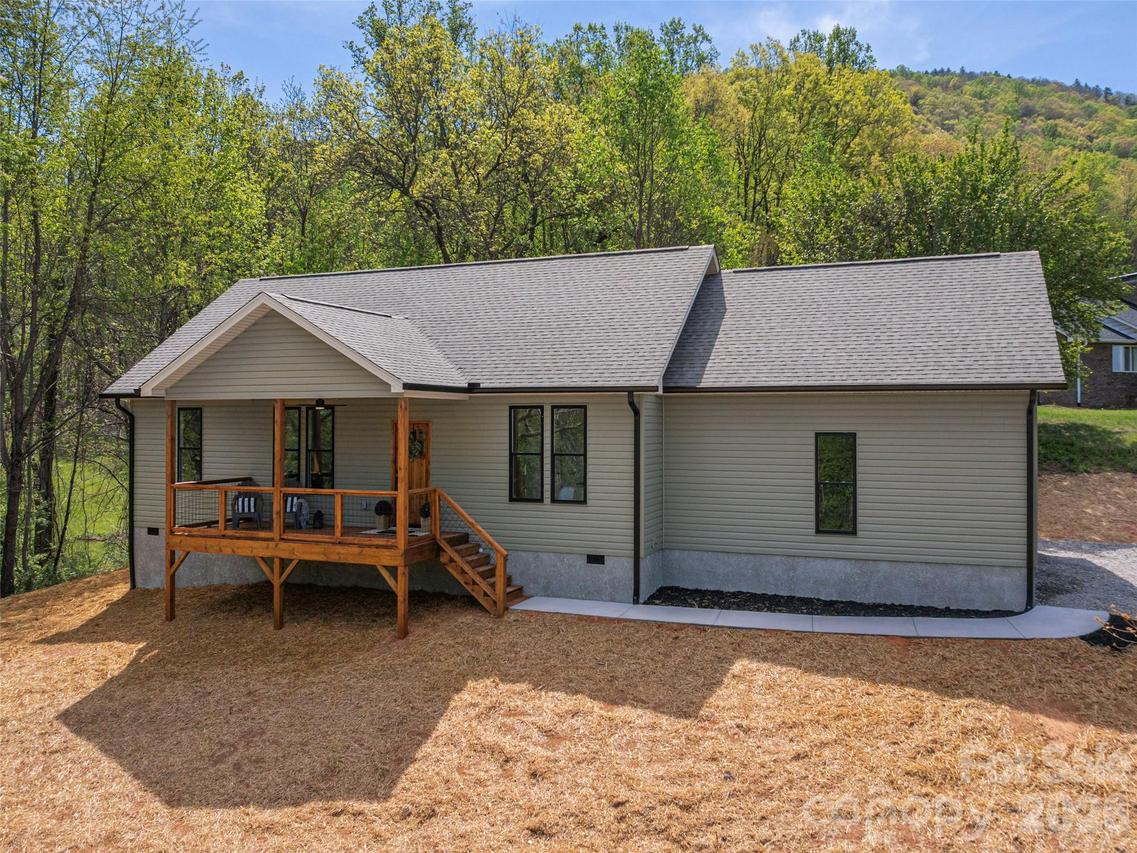 118 Max View Dr., Leicester, NC 28748