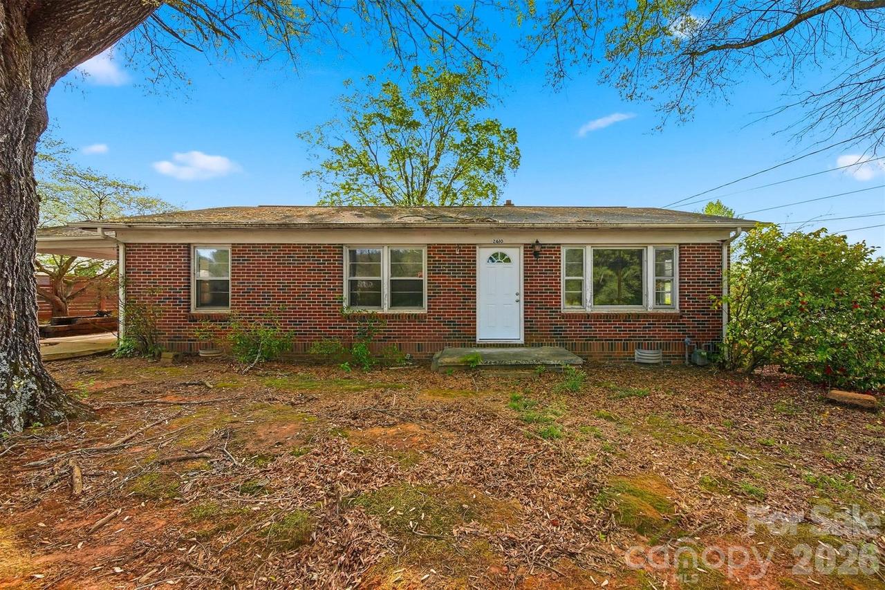 2610 20th Street Ln., Hickory, NC 28601