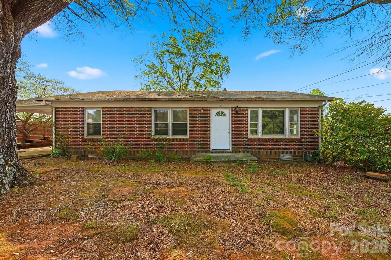 2610 20th Street Ln., Hickory, NC 28601