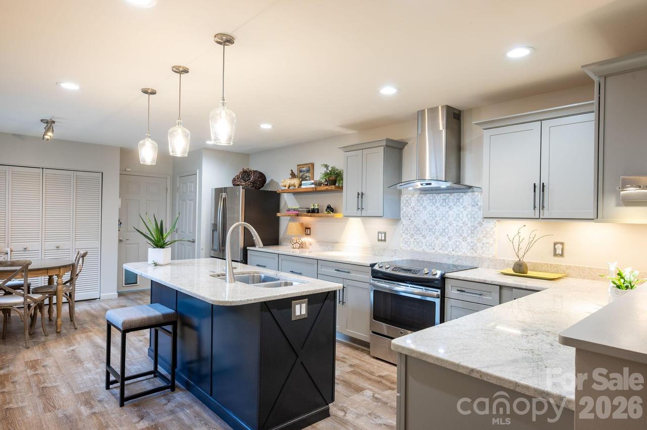 118 Cloverleaf Ln., Asheville, NC 28803