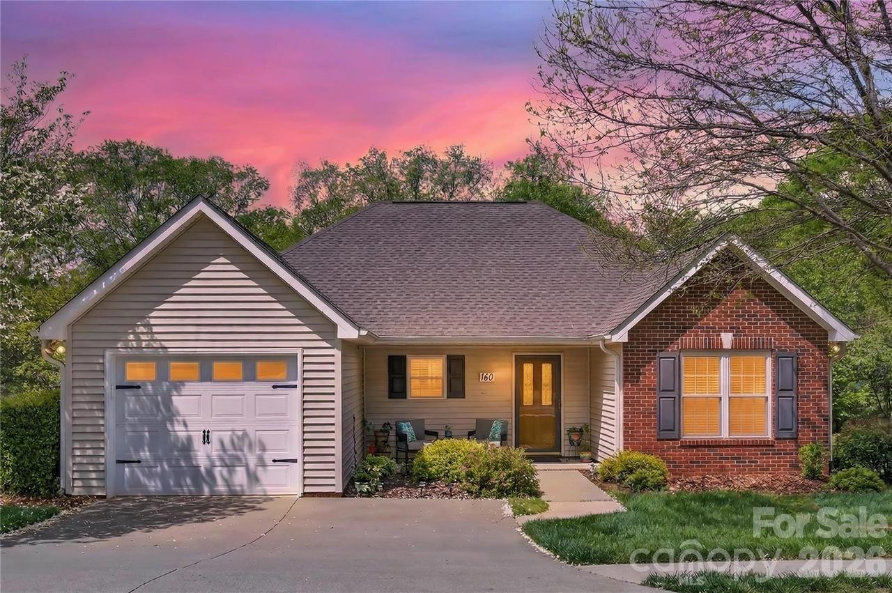 160 Oak Village Pkwy., Mooresville, NC 28117